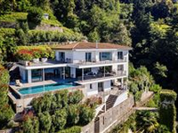 STUNNING HOME IN PRIVATE LOCATION WITH ROMANTIC FOREST AND WATERFALL