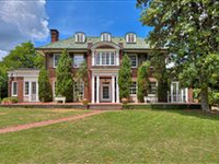 ELEGANT SUMMERVILLE ESTATE HOME