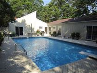 CONTEMPORARY HOMR WITH PRIVACY AND BEAUTIUL PRESERVE VIEWS