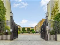 LUXURIOUS MODERN TOWNHOUSE IN THE HEART OF FULHAM