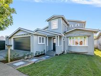 CHARISMATIC TWO-LEVEL BUNGALOW