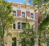 CLASSIC MASTERPIECE ON PREMIER LINCOLN PARK STREET
