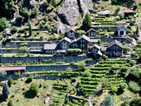 TRADITIONAL MOUNTAINSIDE PROPERTY
