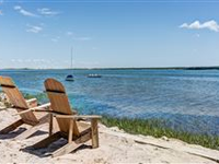 QUINTESSENTIAL BEACH HOUSE ON NAPEAGUE BAY