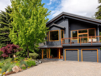 SPACIOUS AND BRIGHT WHISTLER SKI CHALET
