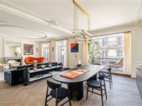 DESIGNER RENOVATED APARTMENT IN 19TH CENTURY BUILDING