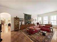 SPRAWLING AND ELEGANT PREWAR HOME