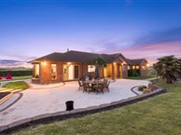 ENJOY THE PEACE AND QUIET OF COUNTRY LIFE