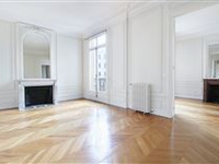 BRIGHT AND PEACEFUL APARTMENT BENEFITING FROM AN EXCELLENT LAYOUT