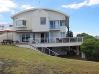 PICTURE-PERFECT HOME IN HERMANUS