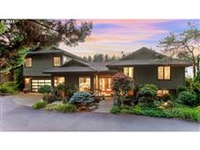 DELIGHTFUL WATERFRONT RETREAT