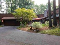 STUNNING CONTEMPORARY HOME IN BEAUTIFUL HURON HILLS