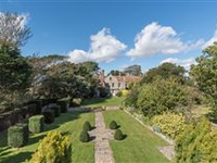 AN ELEGANT COUNTRY HOUSE SET ON THE UNIQUE LANDSCAPE OF THE ROMNEY MARSH