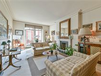 APARTMENT IN HANDSOME PERIOD MANSION