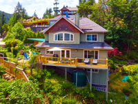 RARE PRIVATE BOWEN ISLAND ABODE