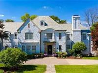 UNIQUE CHARMING HOME