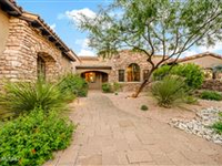 STUNNING HILLTOP HOME WITH SWEEPING CATALINA MOUNTAIN RANGE VIEWS