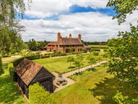 MUNSTEAD COURT