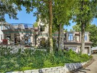 GORGEOUS HOME WITH DIRECT LAKE ACCESS