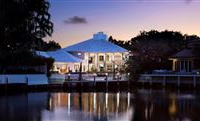 ARCHITECT-DESIGNED CONTEMPORARY ON DEEP WATER