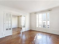 A STONE’S THROW FROM AUTEUIL VILLAGE