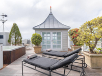 STRIKING PENTHOUSE WITH EXCEPTIONAL VIEWS