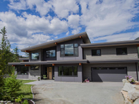 STUNNING CONTEMPORARY WHISTLER RETREAT