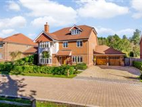 IMPRESSIVE MODERN DETACHED FAMILY HOME IN CRANLEIGH