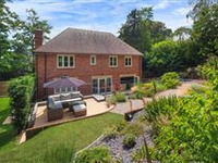 A FINE EXAMPLE OF A DISTINCTIVE MODERN PROPERTY IN HIGHLY SOUGHT AFTER LOCATION