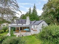 500 YEAR-OLD RENOVATED DEVON LONGHOUSE