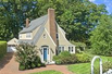 ELEGANT AND CHARMING COLONIAL IN RIVERSIDE