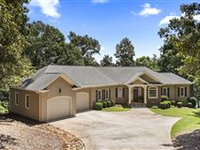 CUSTOM BUILT LAKE KEOWEE HOME