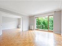 APARTMENT WITH VIEWS OF THE BOIS DE BOULOGNE