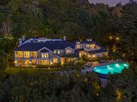 THE OAKMONT ESTATE - PRIVATE RETREAT IN MANDEVILLE CANYON