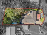 SUPERB FORREST HILL BUNGALOW OFFERS CHARMING AND QUIET LIFESTYLE