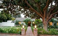 CHARMING MICRO ESTATE NESTLED UNDER A CANOPY OF MAGNOLIA TREES