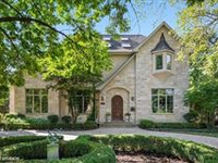 EXTRAORDINARY FAMILY-SIZED HOUSE