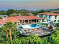 PRIVATE SINGLE-STORY ESTATE ABOVE THE CITY