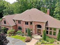 AN INCREDIBLE CANYON LAKES HOME PERFECT FOR ENTERTAINING