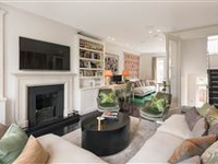 STYLISH FLAT WITH CONTEMPORARY FLAIR