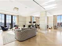 212 W 18TH ST