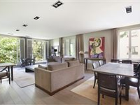 BEAUTIFULLY RENOVATED APARTMENT IN SOUGHT AFTER NEIGHBOURHOOD