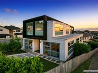 BEAUTIFUL MODERN HOME IN POPULAR PINEHILL