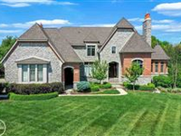 SPACIOUS AND MAGNIFICENT CUSTOM-BUILT HOME IN BRADBURY