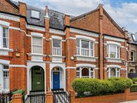 BEAUTIFUL HOME IN THE HIGHLY DESIRABLE PETERBOROUGH ESTATE