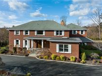 FABULOUS COLONIAL WITH A LARGE PRIVATE TERRACE
