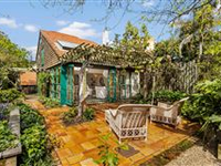 AWARD-WINNING TOWNHOUSE