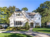 BEAUTIFUL CUSTOM BUILT HOME IN COTSWOLD