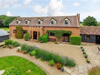 SPACIOUS FAMILY HOME WITH EQUESTRIAN FACILITIES IN IPSWICH