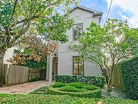 BRIGHT AND SOPHISTICATED AUDUBON PARK HOME